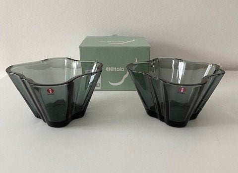iittala Finland 2 mooie Alvar Aalto schalen 75mm grijs, Antiek en Kunst, Verzenden