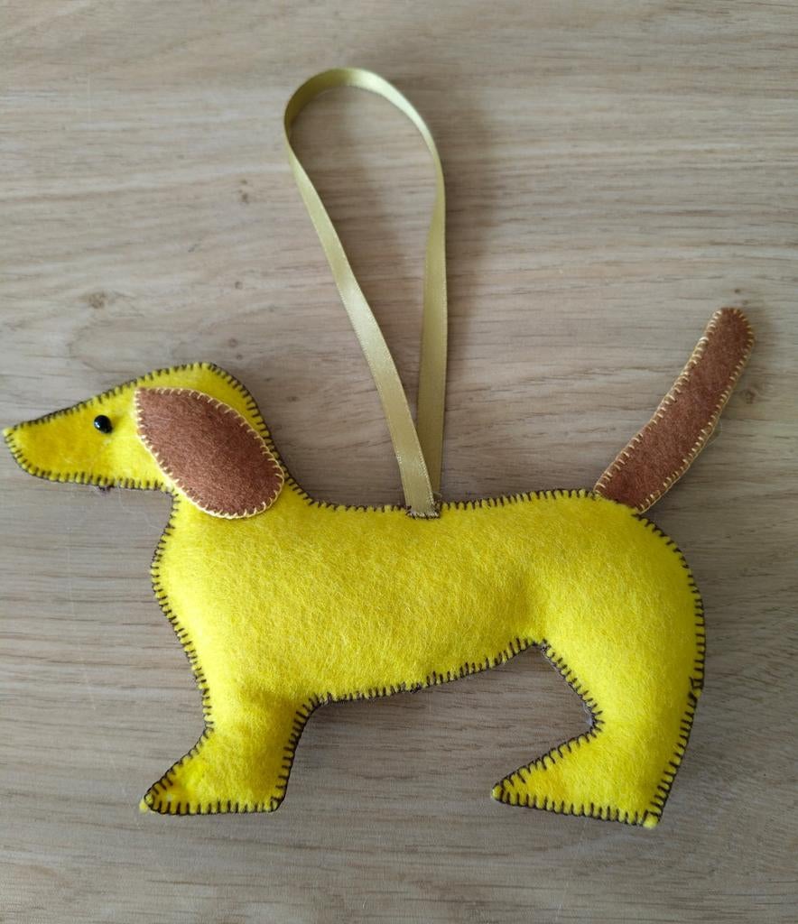 HANDGEMAAKTE VILTEN HANGER TECKEL*GEEL/BRUIN HONDJE, Verzenden, Nieuw, Overige typen