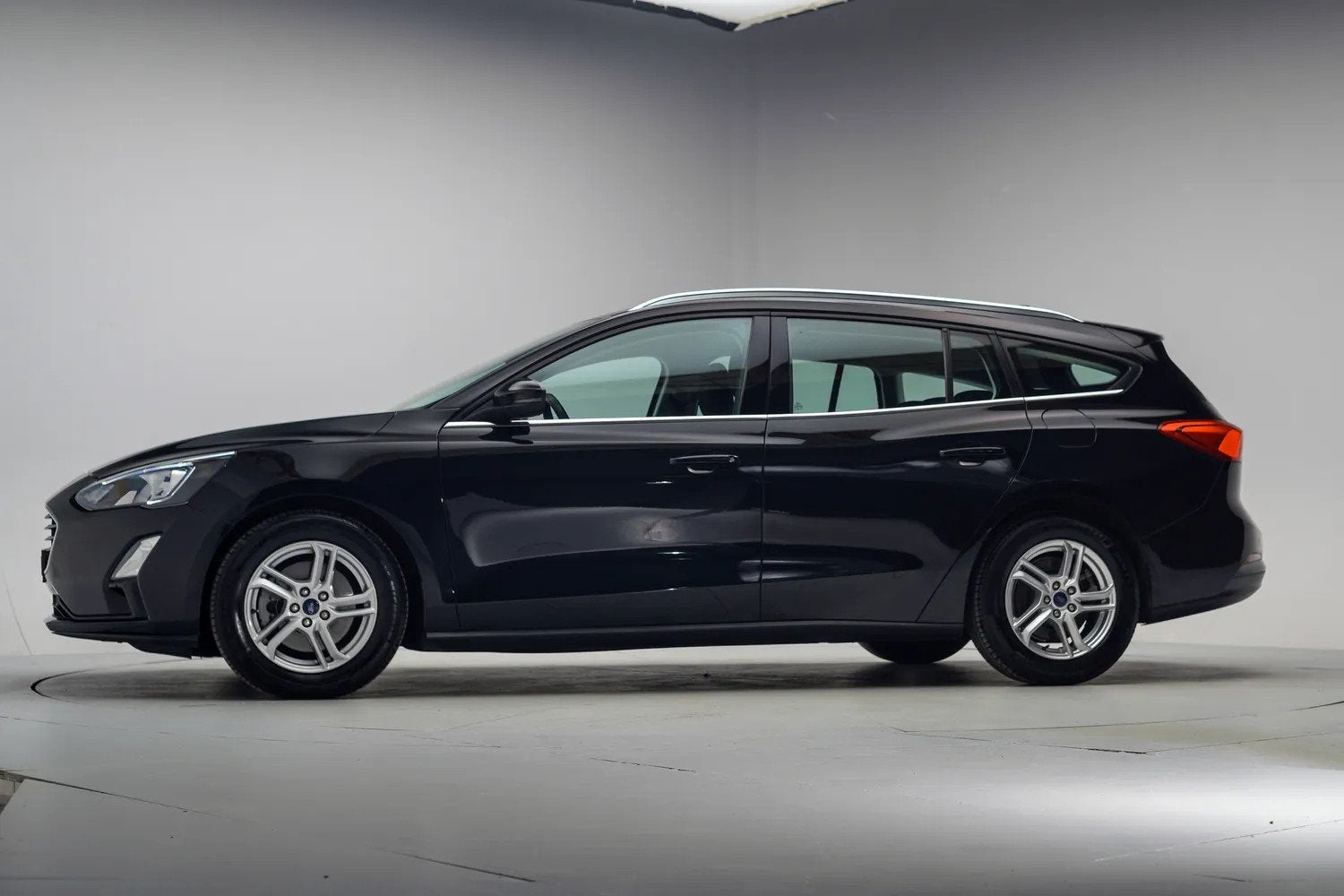 Ford Focus 1.0 EcoBoost Trend Business [ Navi Camera Trekhaa, Auto's, Ford, Focus, 101 pk, Gebruikt, 1283 kg