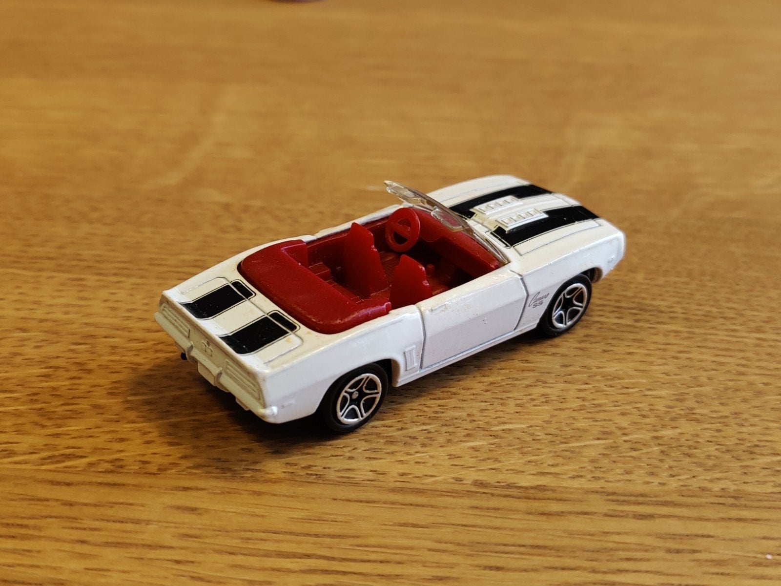 Matchbox Chevrolet Camaro SS Cabrio WIT, Ophalen of Verzenden, Zo goed als nieuw, Auto