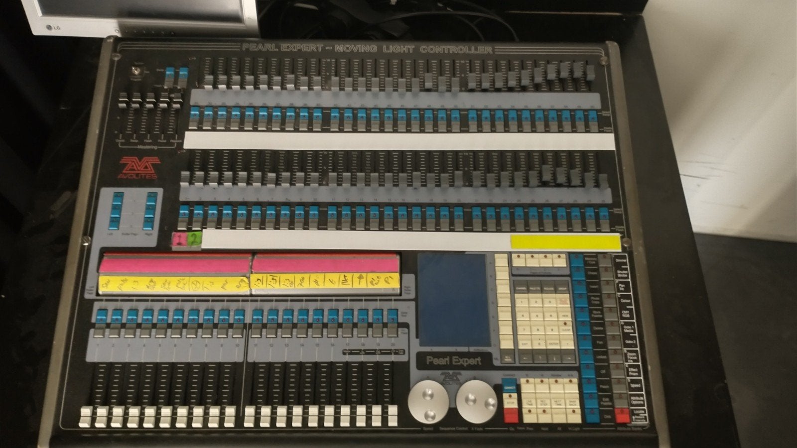 Avolites Pearl Expert lichtpaneel, Ophalen, Gebruikt, Minder dan 5 kanalen