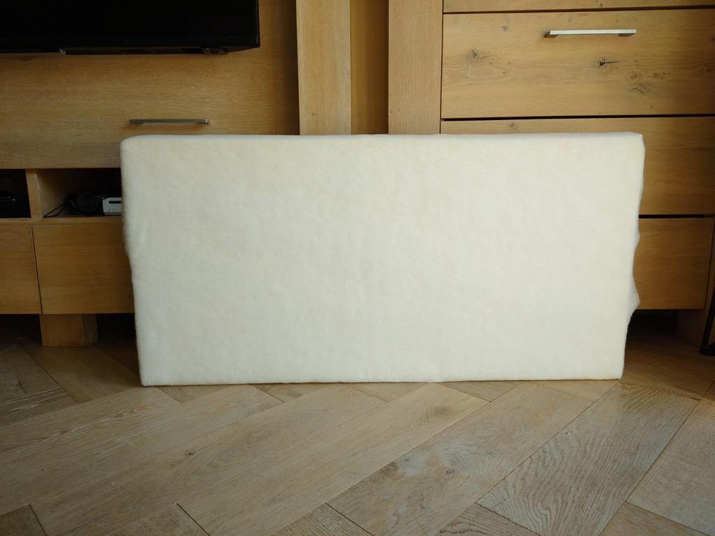 Schuimrubber 100x50x12 cm met fiberfill - Zo goed als nieuw, Ophalen, Zo goed als nieuw