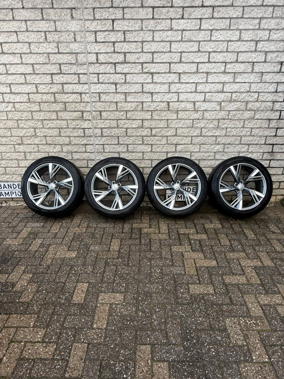 Audi Q5 Velgen 255-45-20 met Vredestein Quatrac pro, Auto-onderdelen, Ophalen, Gebruikt, 255 mm, Band(en)