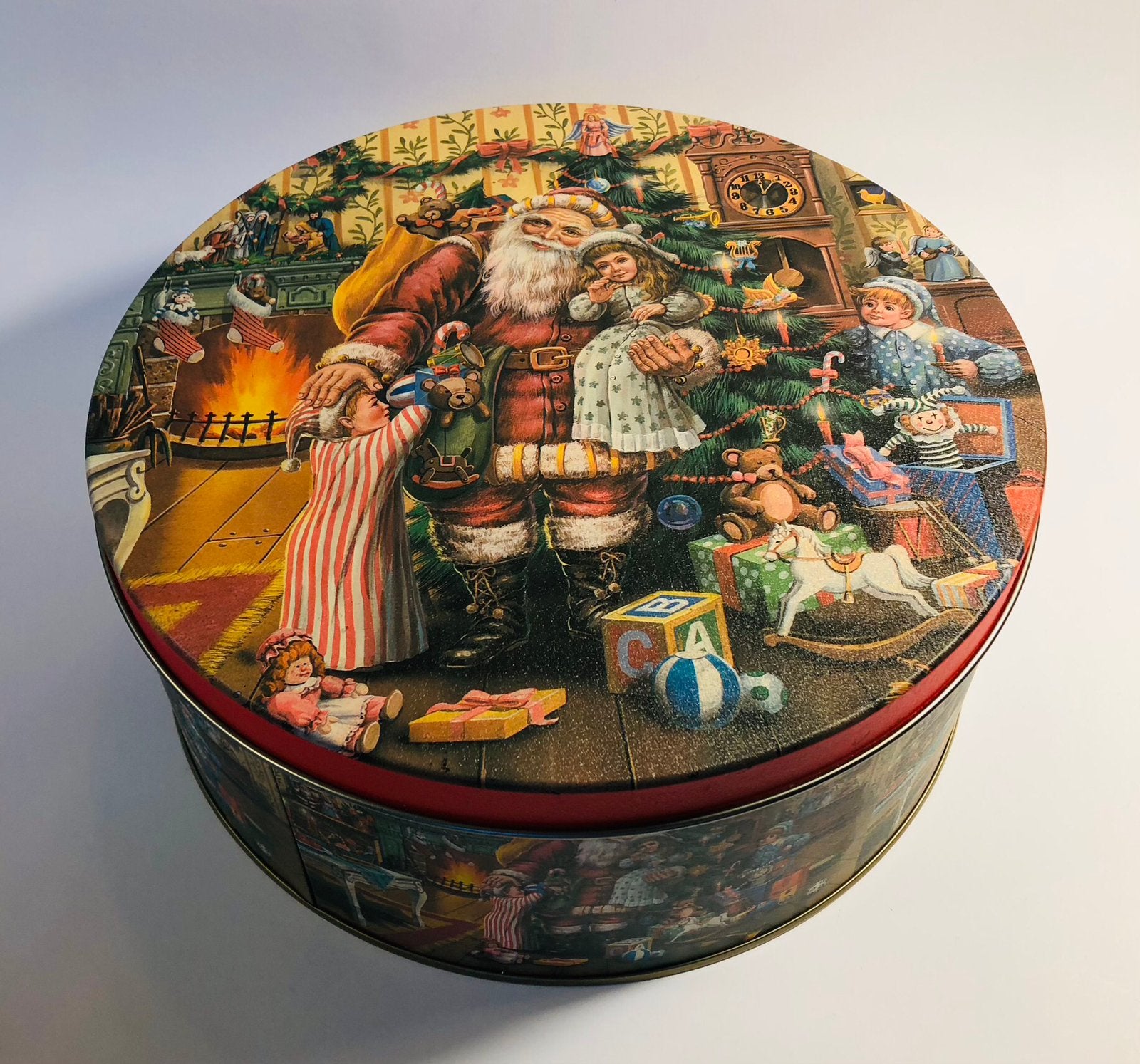 Mooi koekblik, schoon, voor kerst met kerstman erop, Verzamelen, Blikken, Zo goed als nieuw, Overige, Ophalen of Verzenden