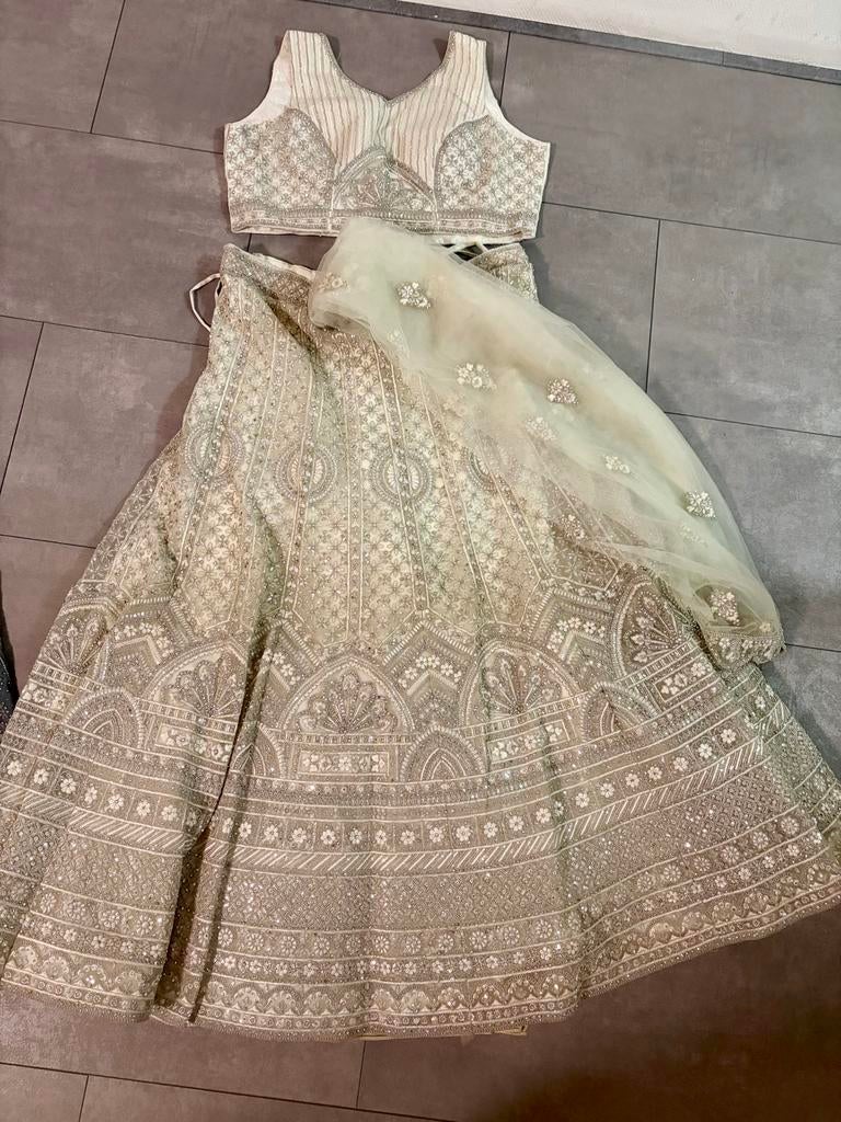 Witte lehenga met zilveren borduursels, Overige typen, Wit, Zo goed als nieuw, Ophalen