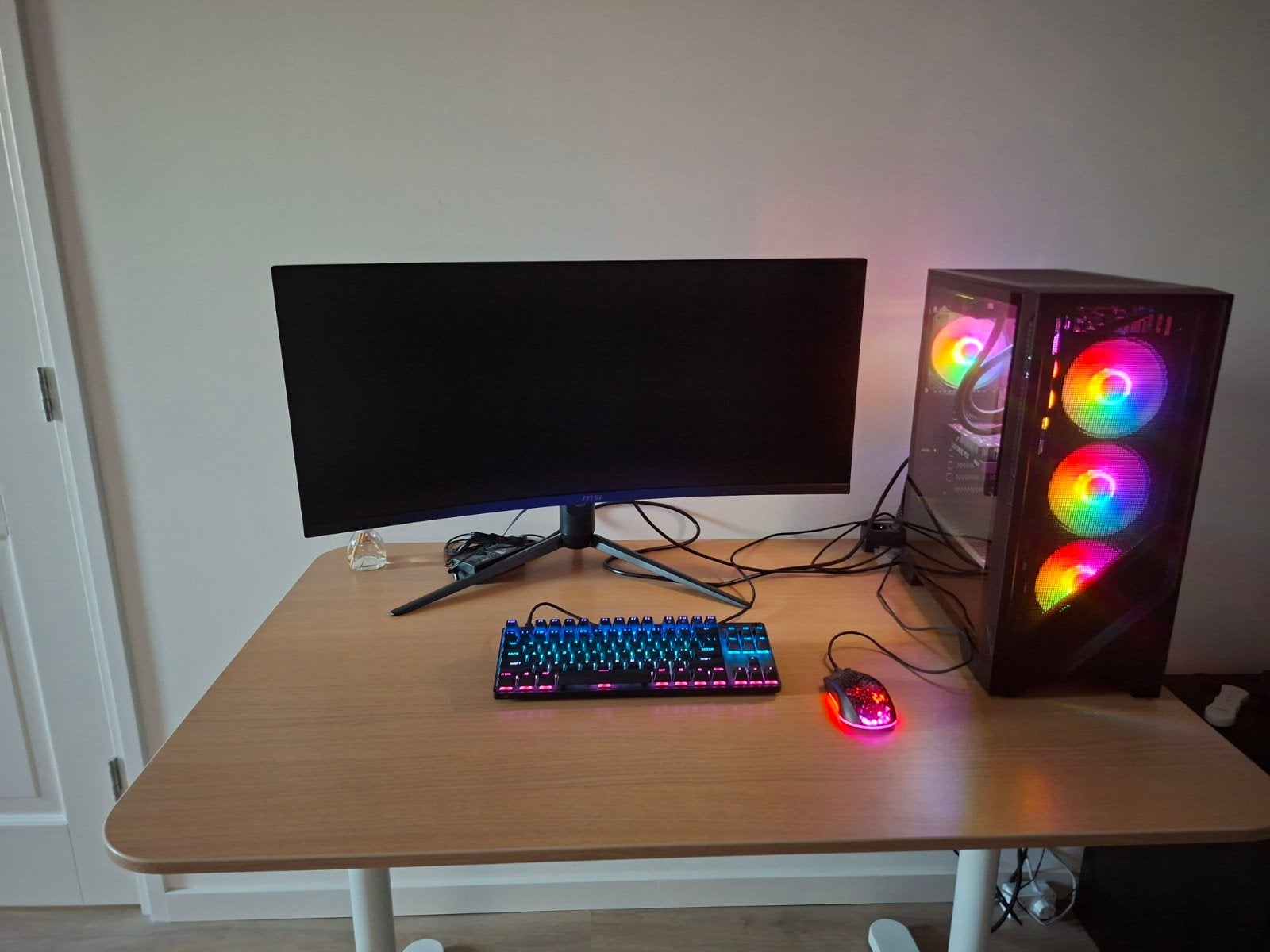 Foto 2 van Complete Gaming PC Set | RTX 3050 | 34" 180Hz Ultrawide