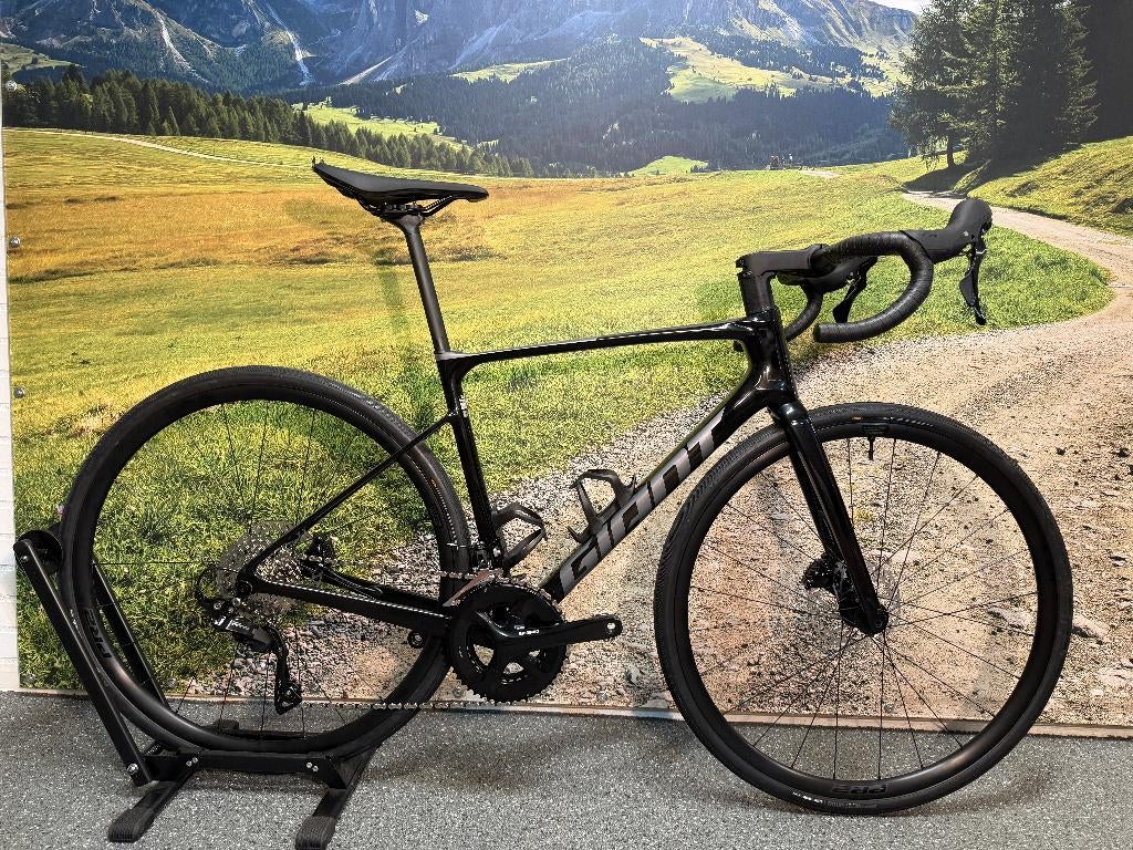 SALE Giant Defy Advanced 2 Disc M Shimano 105 €2799/€2199,-, Ophalen, 28 inch, Carbon, Heren