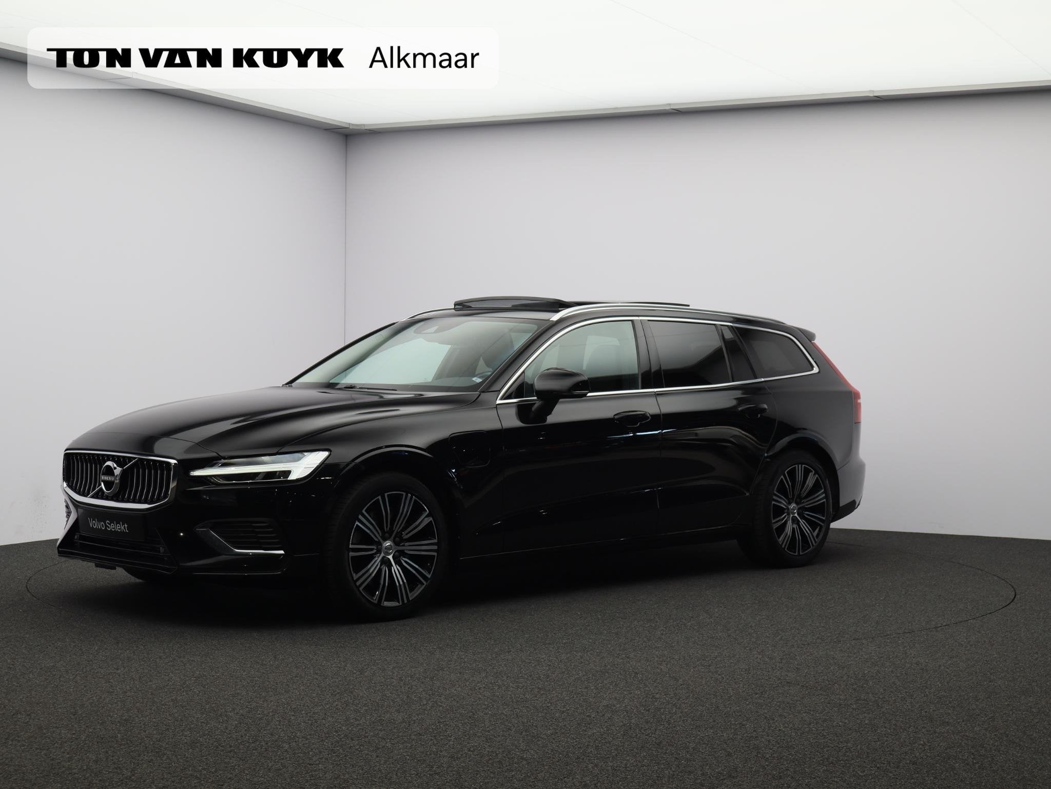 Volvo V60 2.0 T8 Recharge AWD Inscription / Trekhaak / Pan., Auto's, Gebruikt, 4 cilinders, Zwart, Vierwielaandrijving