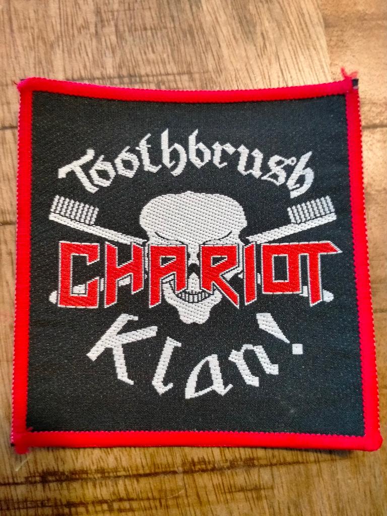 Toothbrush Chariot Klan heavy metal rock patch vintage, Verzamelen, Ophalen of Verzenden, Nieuw, Kleding