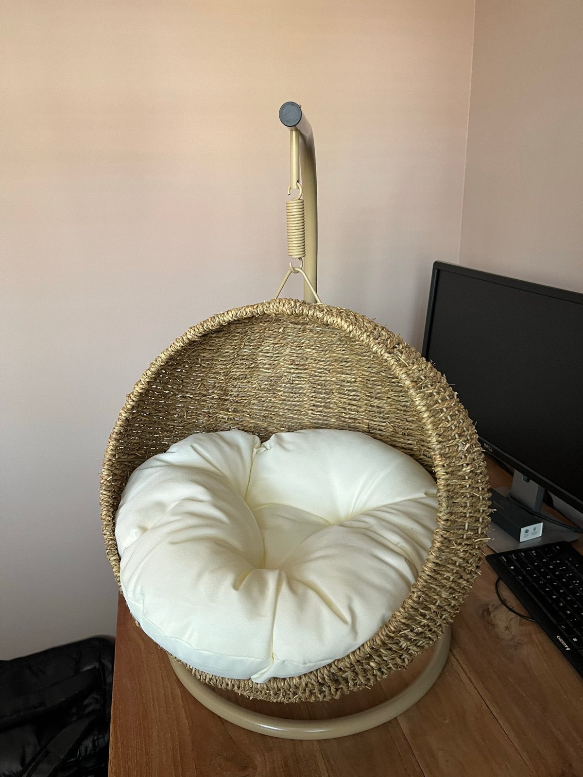 Hangende kattenmand, Ophalen, Zo goed als nieuw