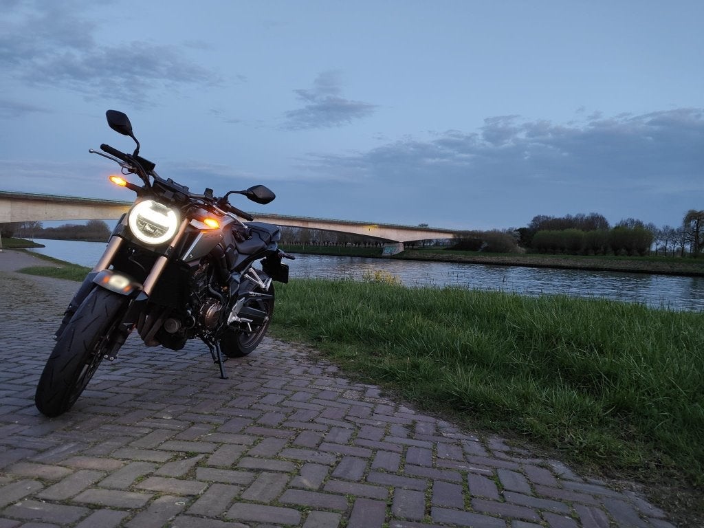 Honda CB650R | 2019 | 17.000 km | Akrapovič | Quickshifter, Motoren, Motoren | Honda, Particulier, Naked bike, meer dan 35 kW