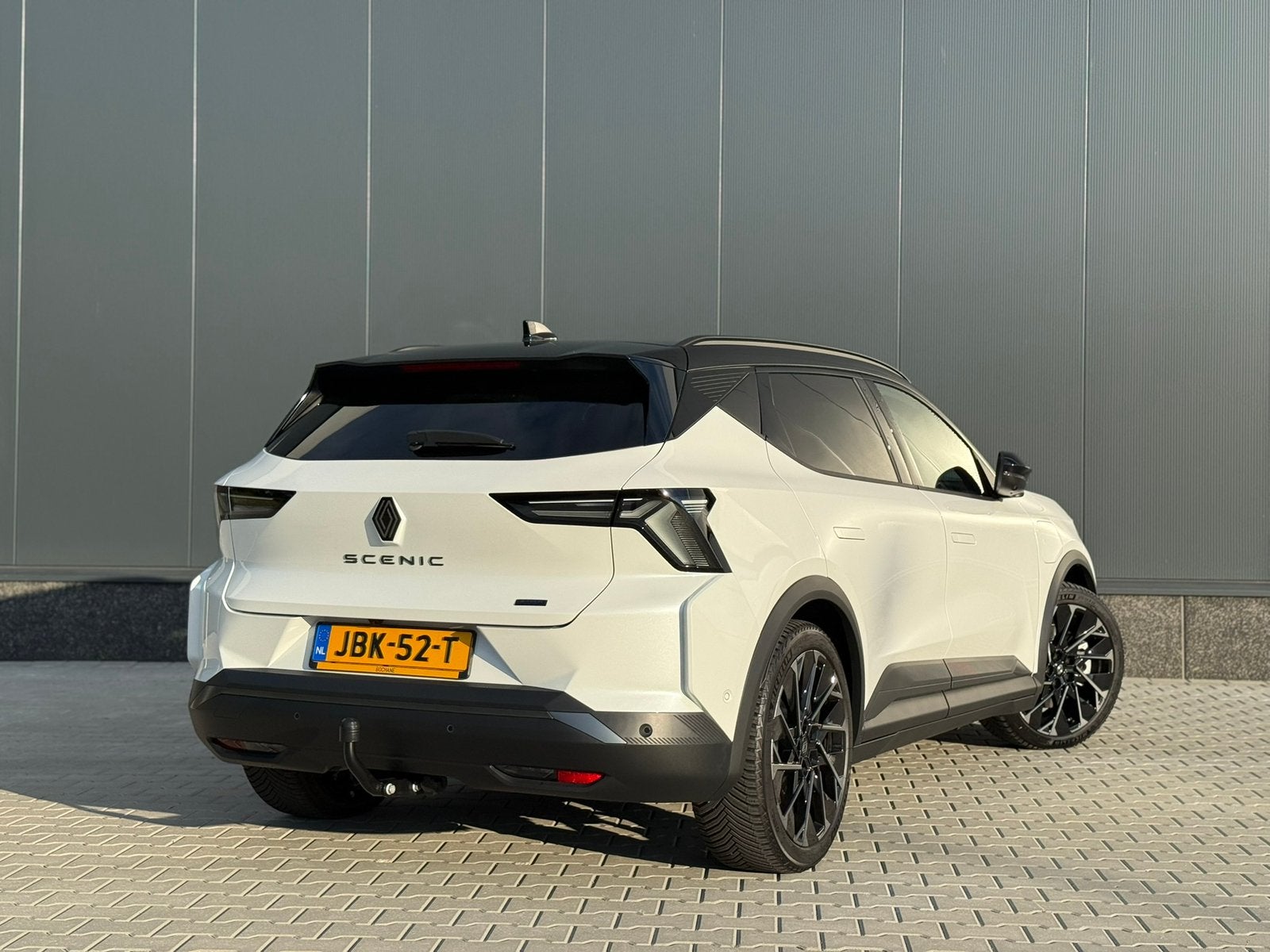 Zakelijke lease overname: Renault Scénic Ev87 220pk LR 17%!!, Auto's, Renault, 40 min, Wit, Origineel Nederlands, Elektrisch