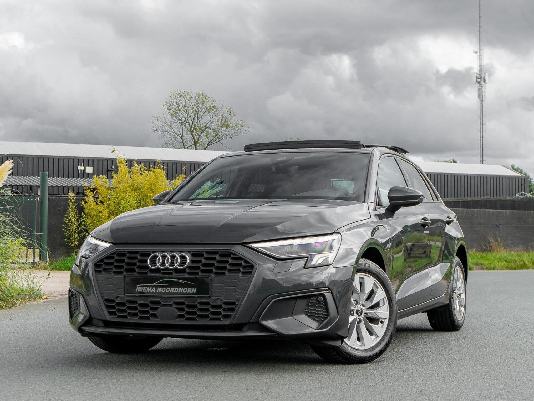 Audi A3 Sportback 40 TFSI e Edition |Panoramadak|Stoelverw.|, Auto's, Audi, Gebruikt, 4 cilinders, 1535 kg, Leder en Stof