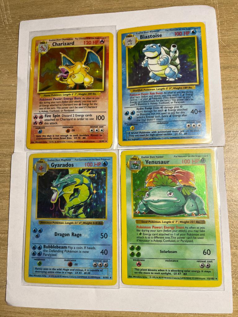 Charizard Blastoise venusaur gyarados  shadowless, Ophalen of Verzenden, Zo goed als nieuw, Meerdere kaarten, Foil