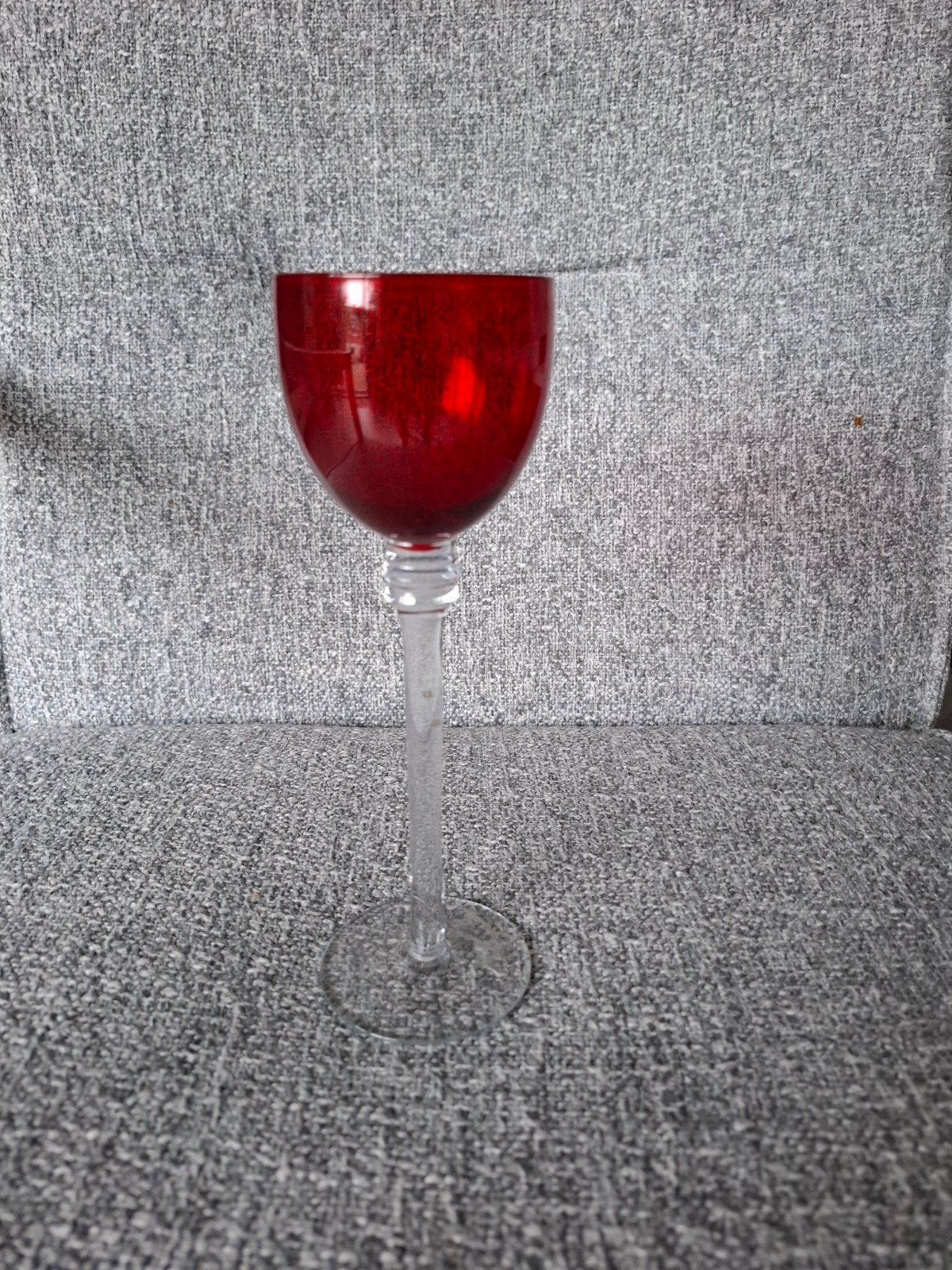Rood wijnglas op voet - 20 cm hoog, Ophalen