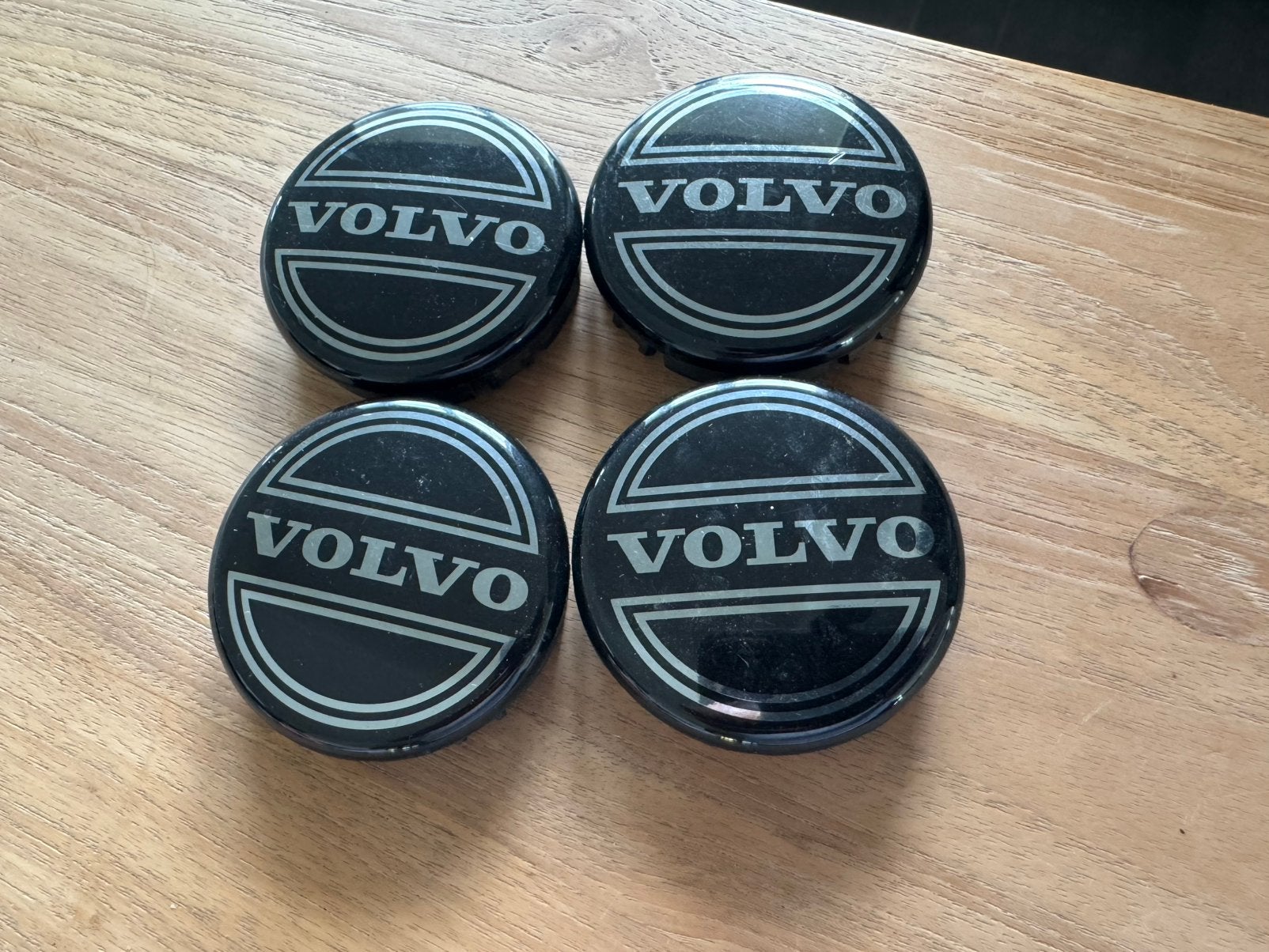 4 originele Volvo center naafkappen, Ophalen of Verzenden, Gebruikt