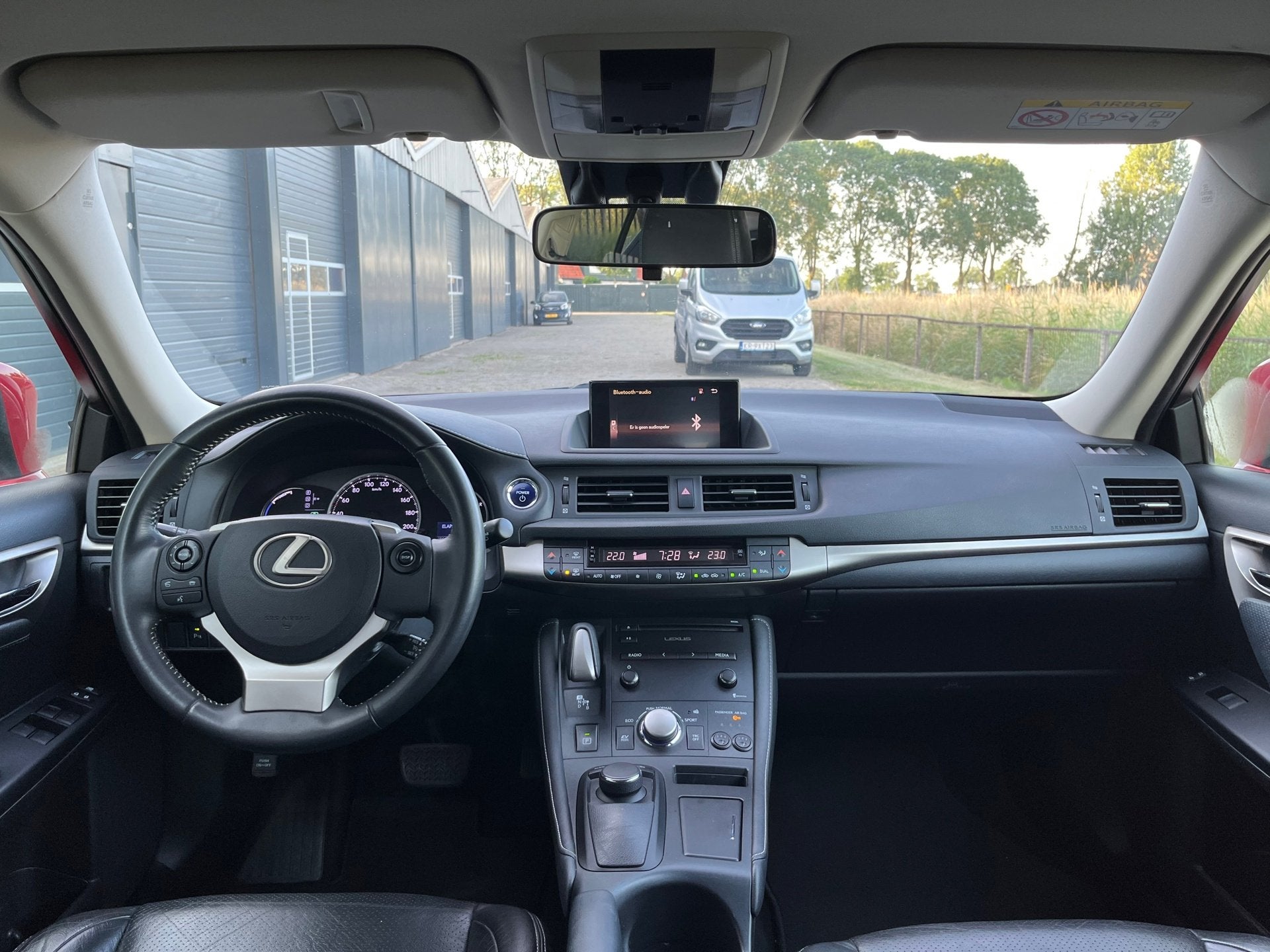 Lexus CT 200h, 1345 kg, 28 km/l, Gebruikt, 4 cilinders