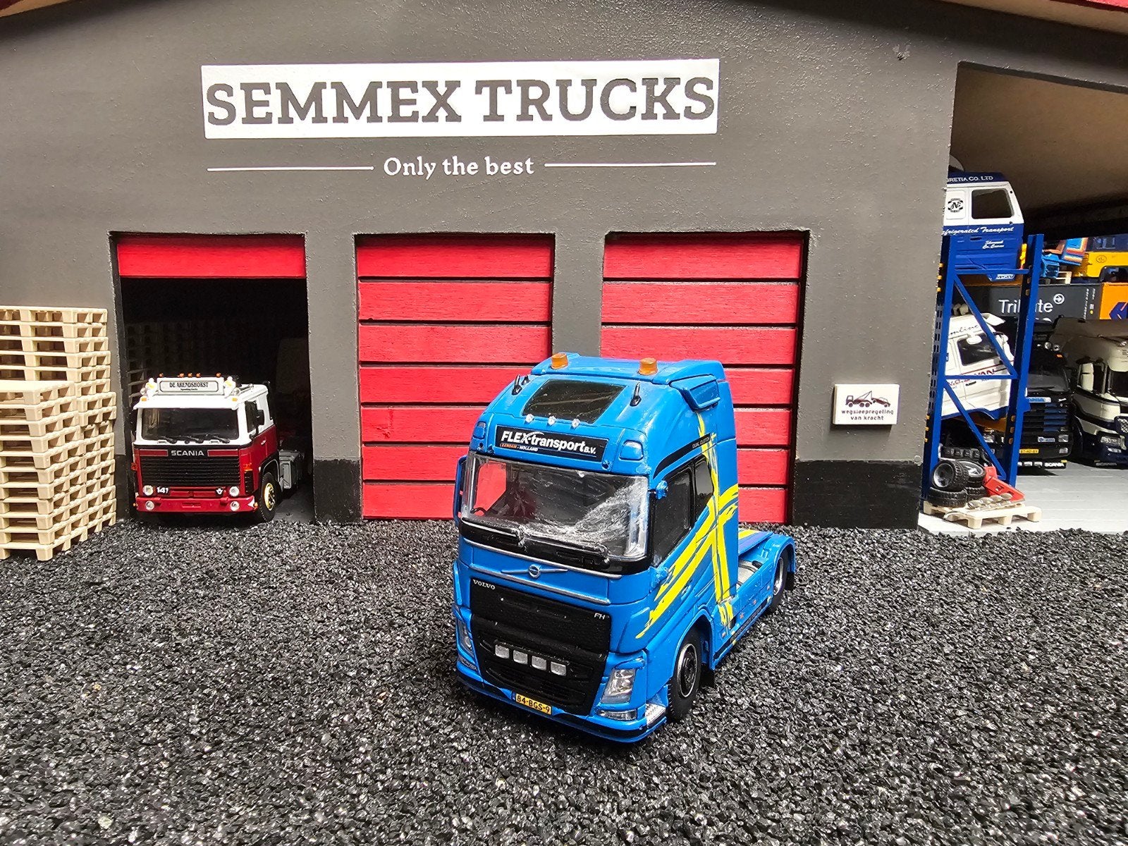 Tekno volvo fh4 schade b keus, Hobby en Vrije tijd, Modelauto's | 1:50, Ophalen, Zo goed als nieuw, Bus of Vrachtwagen, Tekno