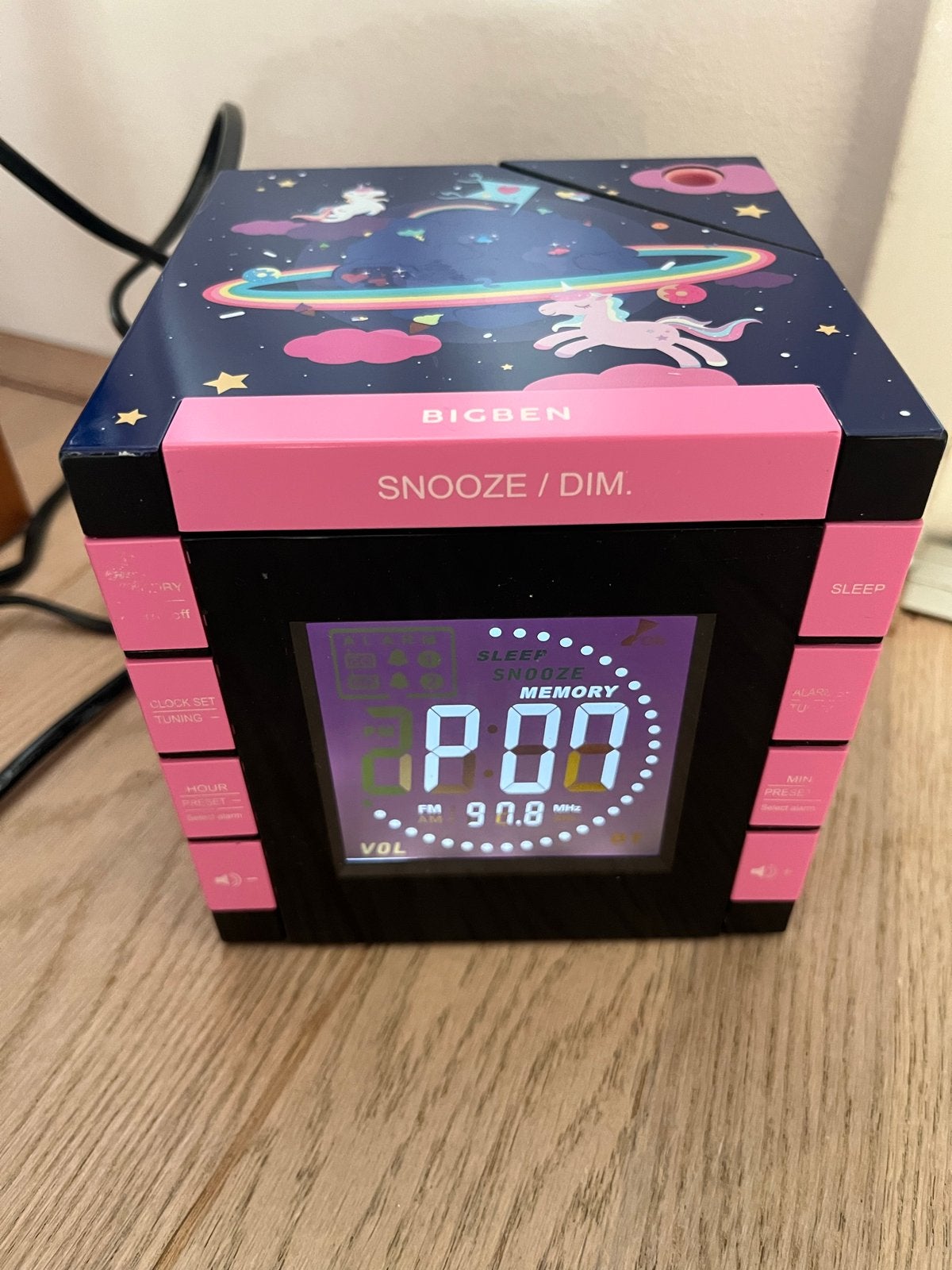 Bigben Eenhoorn Wekker met Projectie en FM Radio, Ophalen, Zo goed als nieuw, Digitaal