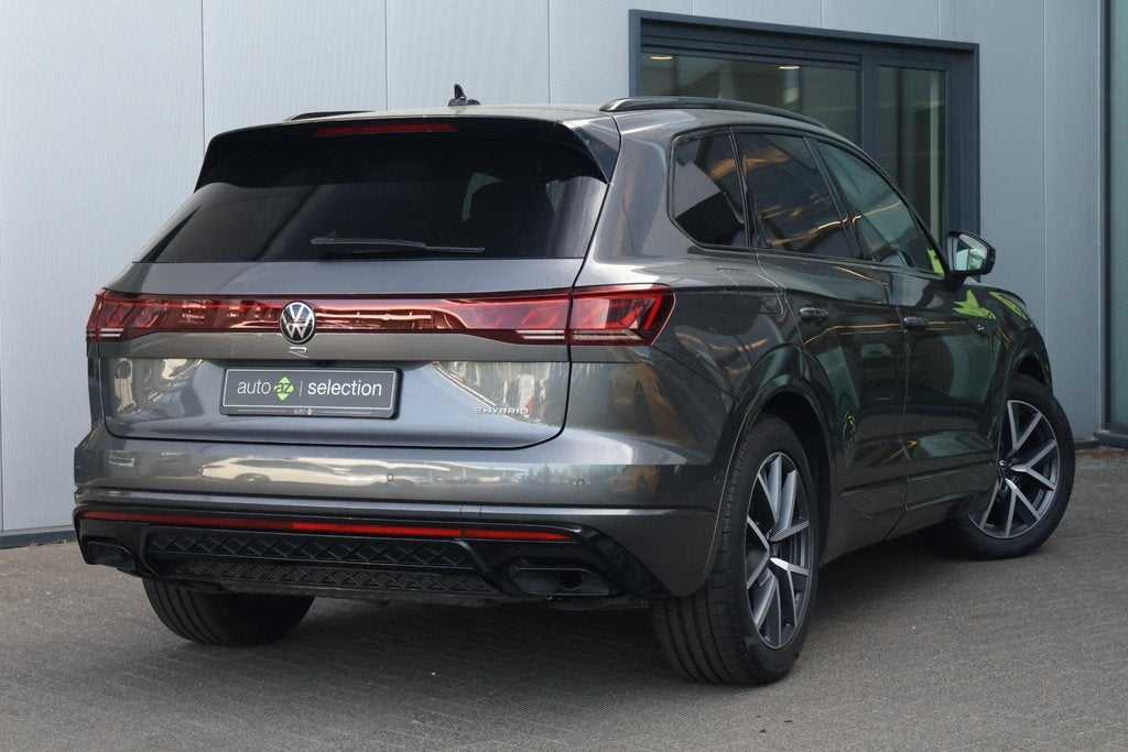 Volkswagen Touareg 3.0 TSi eHybrid 4MOTION R / Panorama / Tr, Auto's, Volkswagen, Automaat, 14 kWh, Gebruikt, 2995 cc