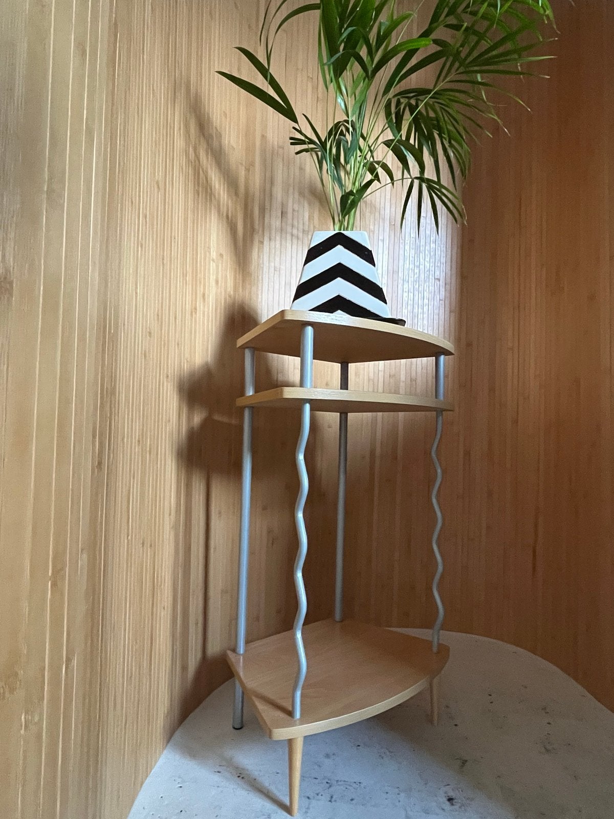 Postmodern bijzettafeltje/kastje jaren '80, Memphis stijl, Huis en Inrichting, Ophalen, Gebruikt, Minder dan 45 cm