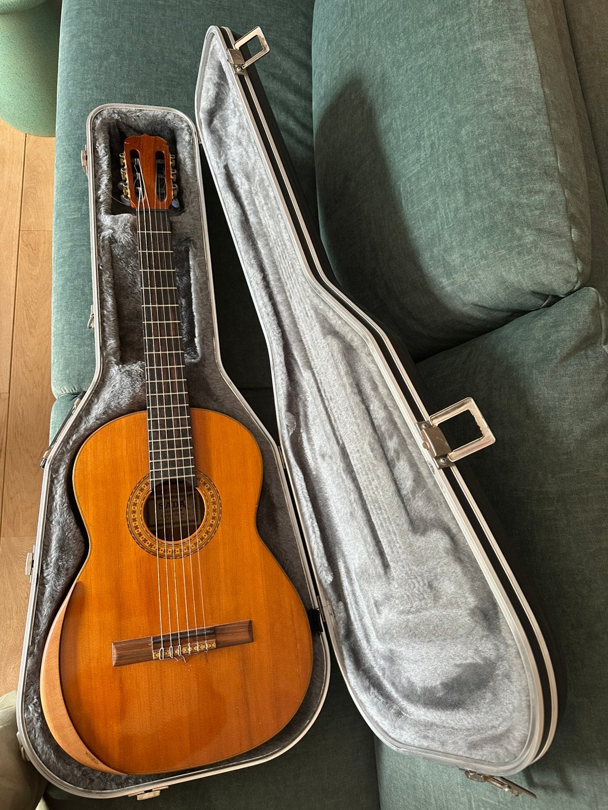 Sada Luthier Sagoya Japon; Anno 1973; No. 855, Ophalen of Verzenden, Zo goed als nieuw, Klassieke of Spaanse gitaar