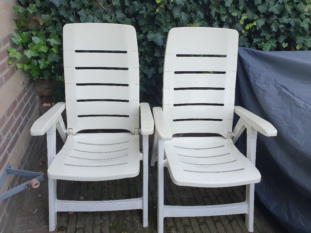 Gratis 2 witte tuinstoelen hartman, Tuin en Terras, Ophalen, Gebruikt, Kunststof, Inklapbaar