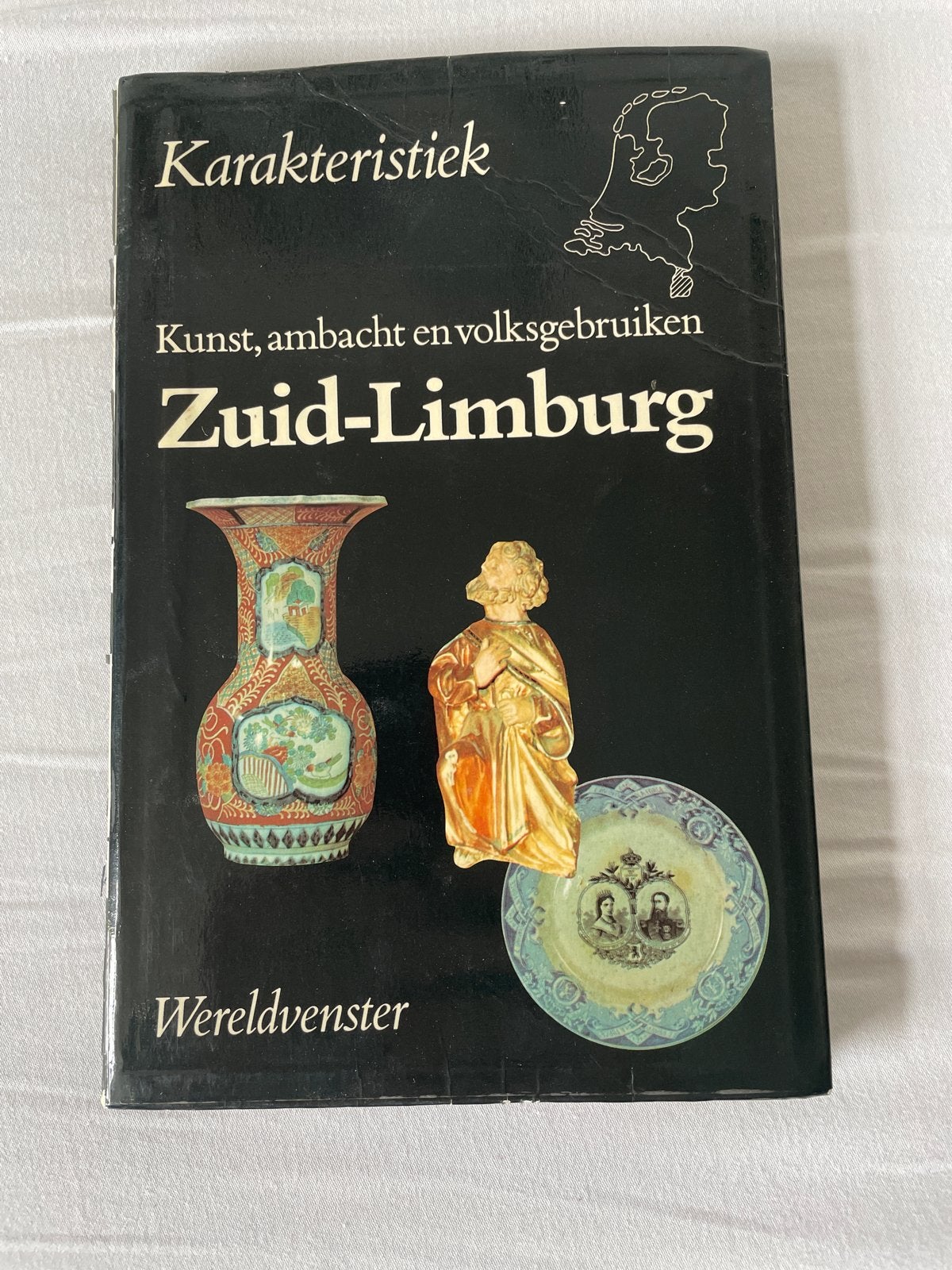 Karakteristiek Zuid-Limburg: Kunst, ambacht en volksgebruike, Ophalen of Verzenden, Gelezen, Nederland