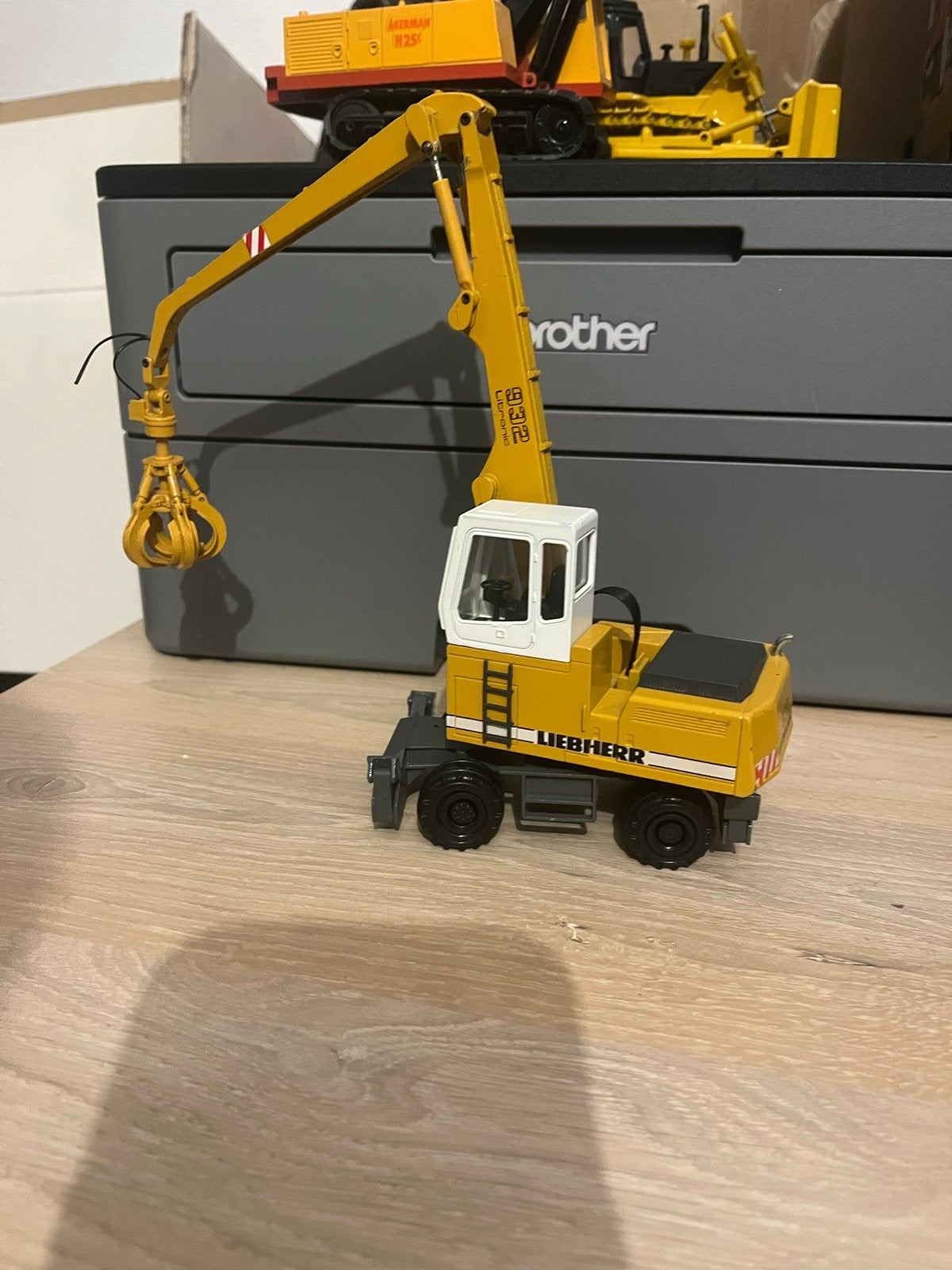 Liebherr 922 Graafmachine Model - Geel, Ophalen of Verzenden, Zo goed als nieuw