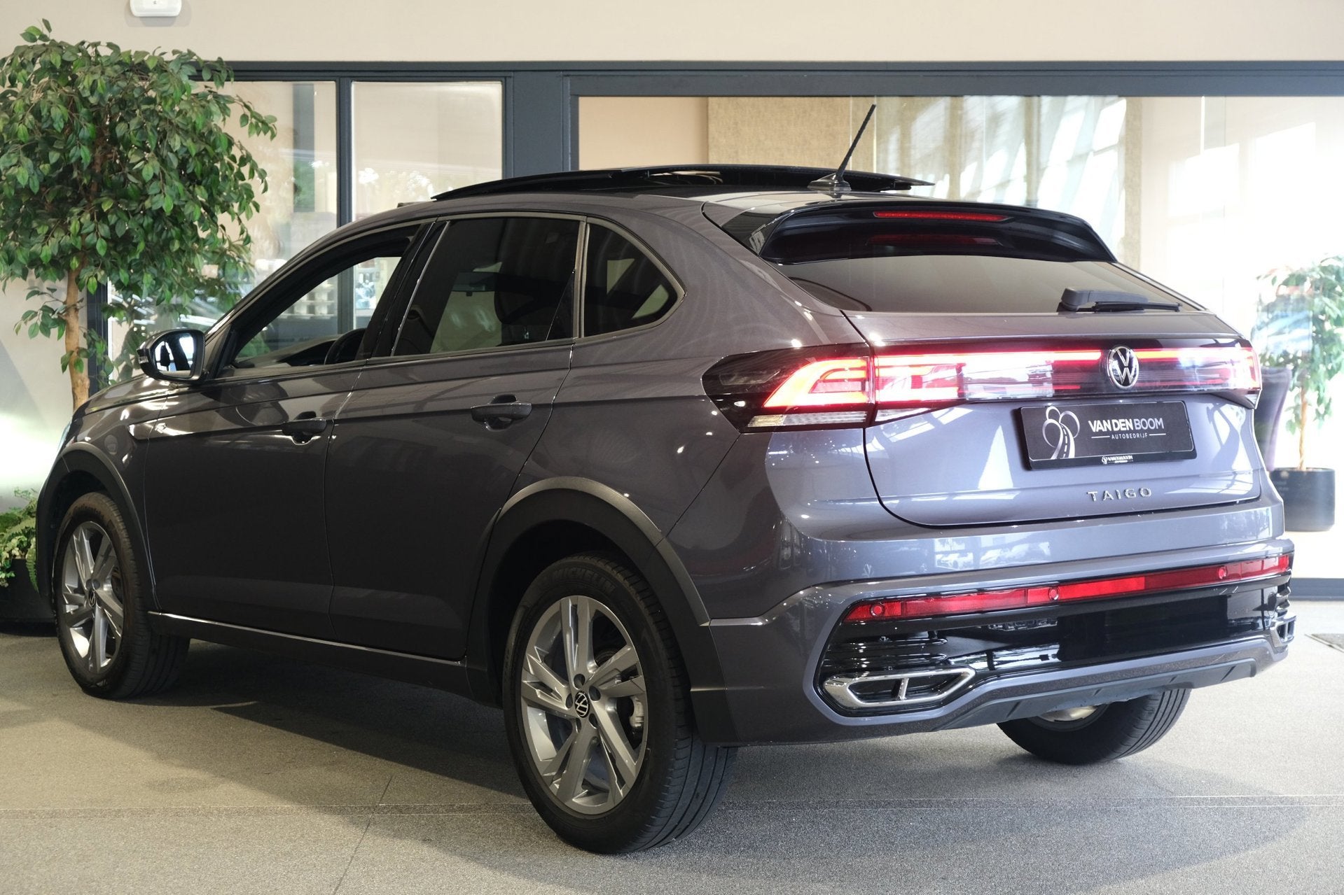 Volkswagen Taigo 1.0 TSI 2x R-Line 116PK DSG Pano Carplay Le, Auto's, Dealer onderhouden, Gebruikt, Origineel Nederlands, Bedrijf
