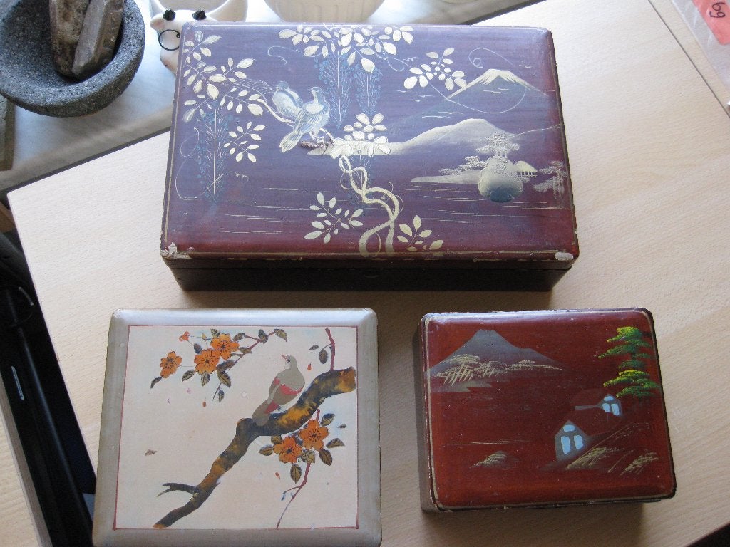 Houten doosjes met ingelegde figuurtjes., Ophalen of Verzenden