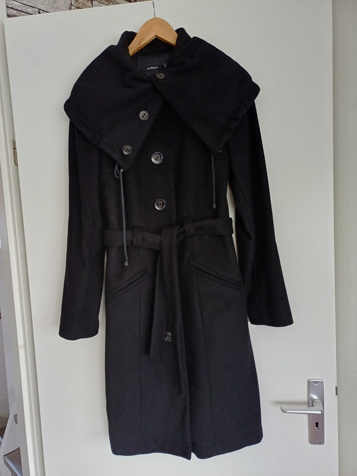 InWear Zwarte Wollen Jas met Riem - Maat 38/40 (M), Zwart, InWear, Zo goed als nieuw, Ophalen