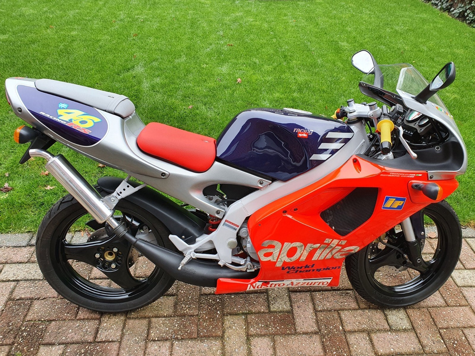 Aprilia RS 50 Rossi Replica - Zeldzaam en in Topstaat!, Fietsen en Brommers, Ophalen, Overige modellen, Zo goed als nieuw, Benzine