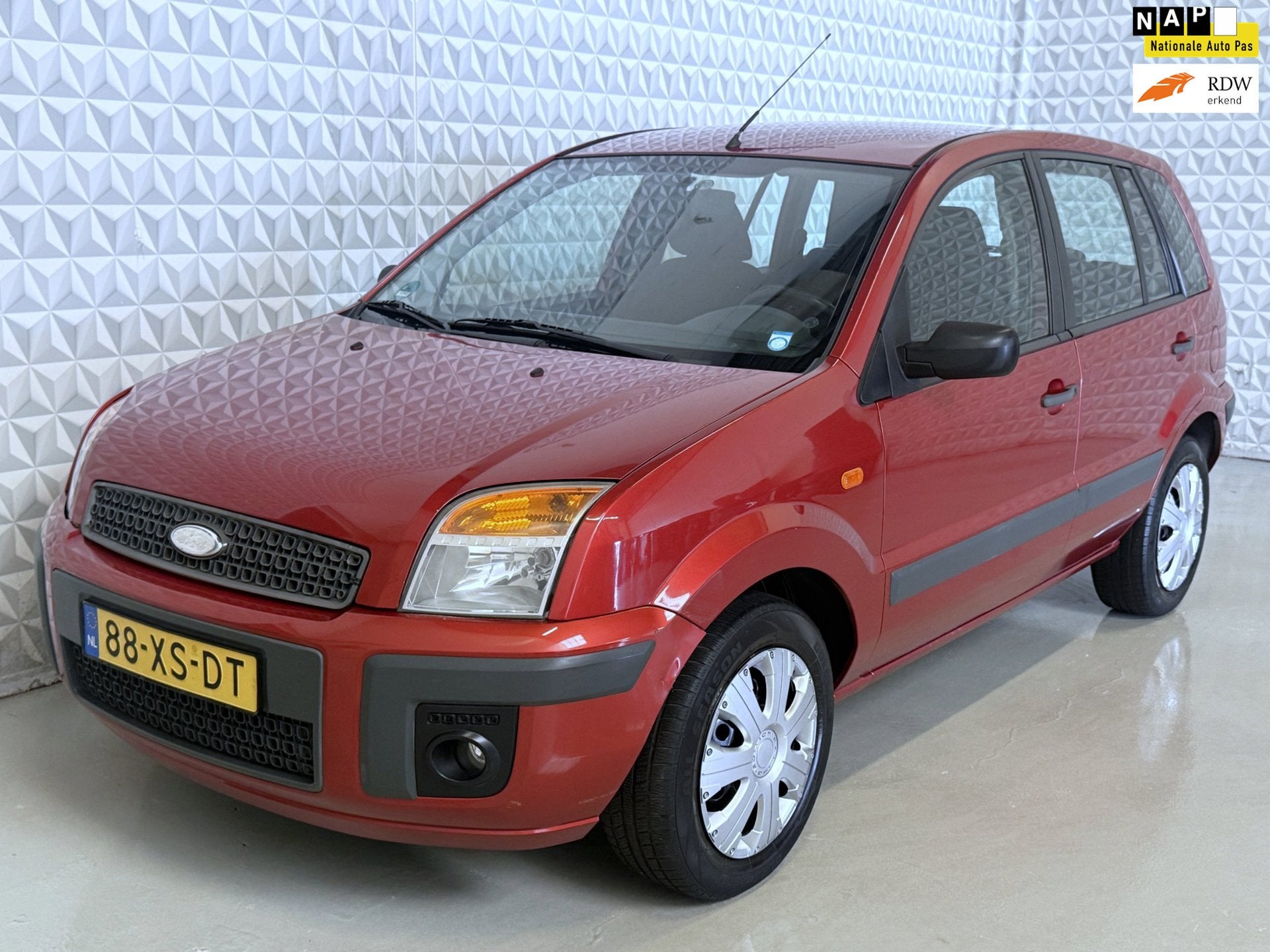 Ford Fusion 1.4-16V Champion van de 2E EIGENAAR! (2007), Auto's, Voorwielaandrijving, 15 km/l, Gebruikt, Origineel Nederlands