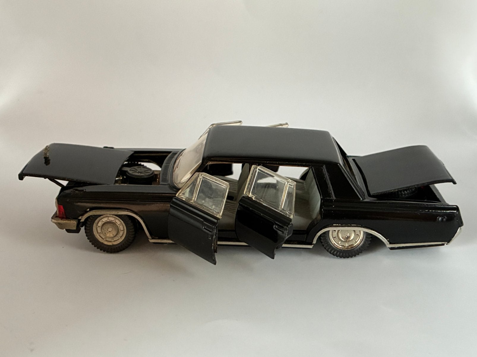 ZiL/ЗиЛ 117 limousine 1971 - Avtomobili SSSR/USSR, Ophalen of Verzenden, Zo goed als nieuw, Auto, Overige merken