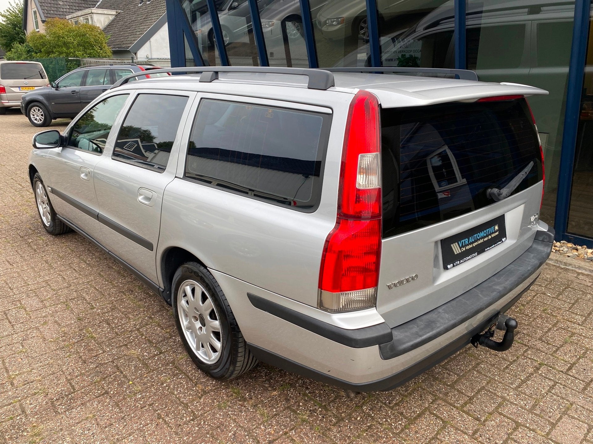 Volvo V70 2.4 Comfort Line 170PK Automaat, Auto's, Volvo, Gebruikt, Zwart, Leder en Stof, Stoelverwarming