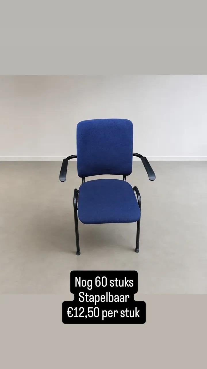 partij stoelen - stapelbare - kantoor - vergader - kantine, Huis en Inrichting, Blauw, ., Ophalen of Verzenden, Zo goed als nieuw
