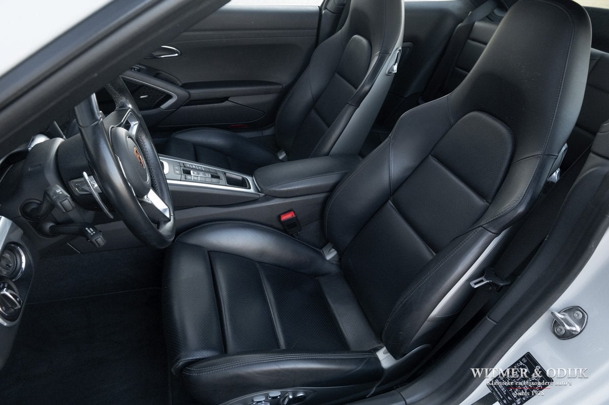 Porsche 911 3.0 Carrera Zeldzame kleurstelling (bj 2018), Dealer onderhouden, Achterwielaandrijving, Gebruikt, Zwart