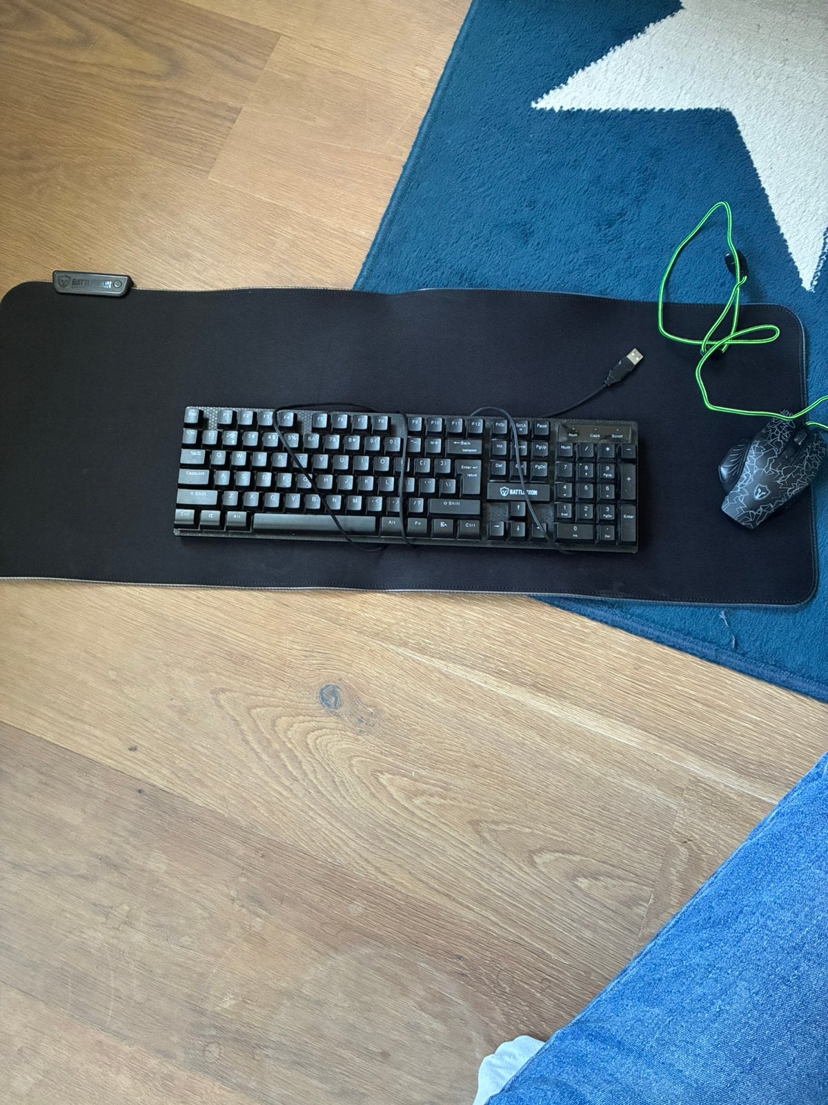 Toetsenbord muismat en muis, Ophalen, Zo goed als nieuw