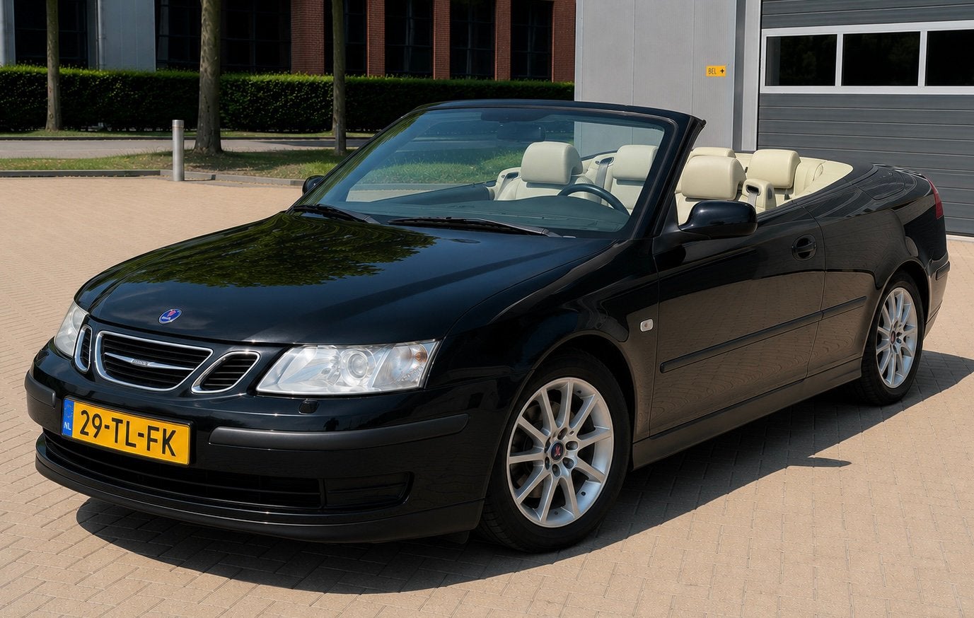 SAAB 9.3 CABRIOLET 1.8T 150PK VECTOR SOFTTOP BJ2005 ZWART‼️, Auto's, Saab, Bedrijf, Saab 9-3, ABS, Airbags, Airconditioning, Alarm