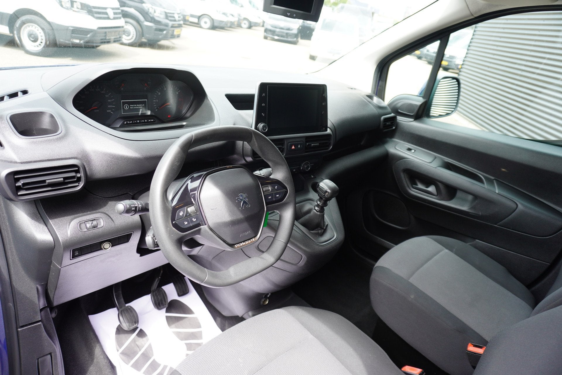 Peugeot Partner L2 Maxi Long Asphalt Trekhaak Apple Carplay, Auto's, Voorwielaandrijving, Gebruikt, Euro 6, Blauw
