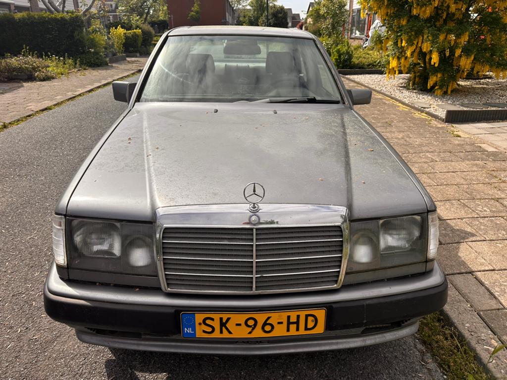 Mercedes-Benz 200-Serie 2.3 230 E AUT K6 1987 Grijs, Automaat, Achterwielaandrijving, 4 cilinders, 1290 kg