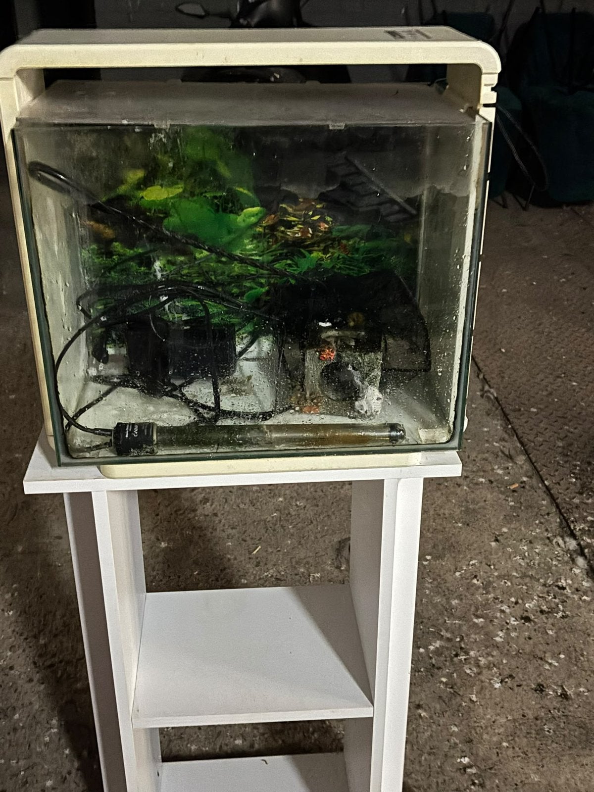 Aquarium met witte onderkast + toebehoren, Ophalen, Gebruikt, Leeg aquarium