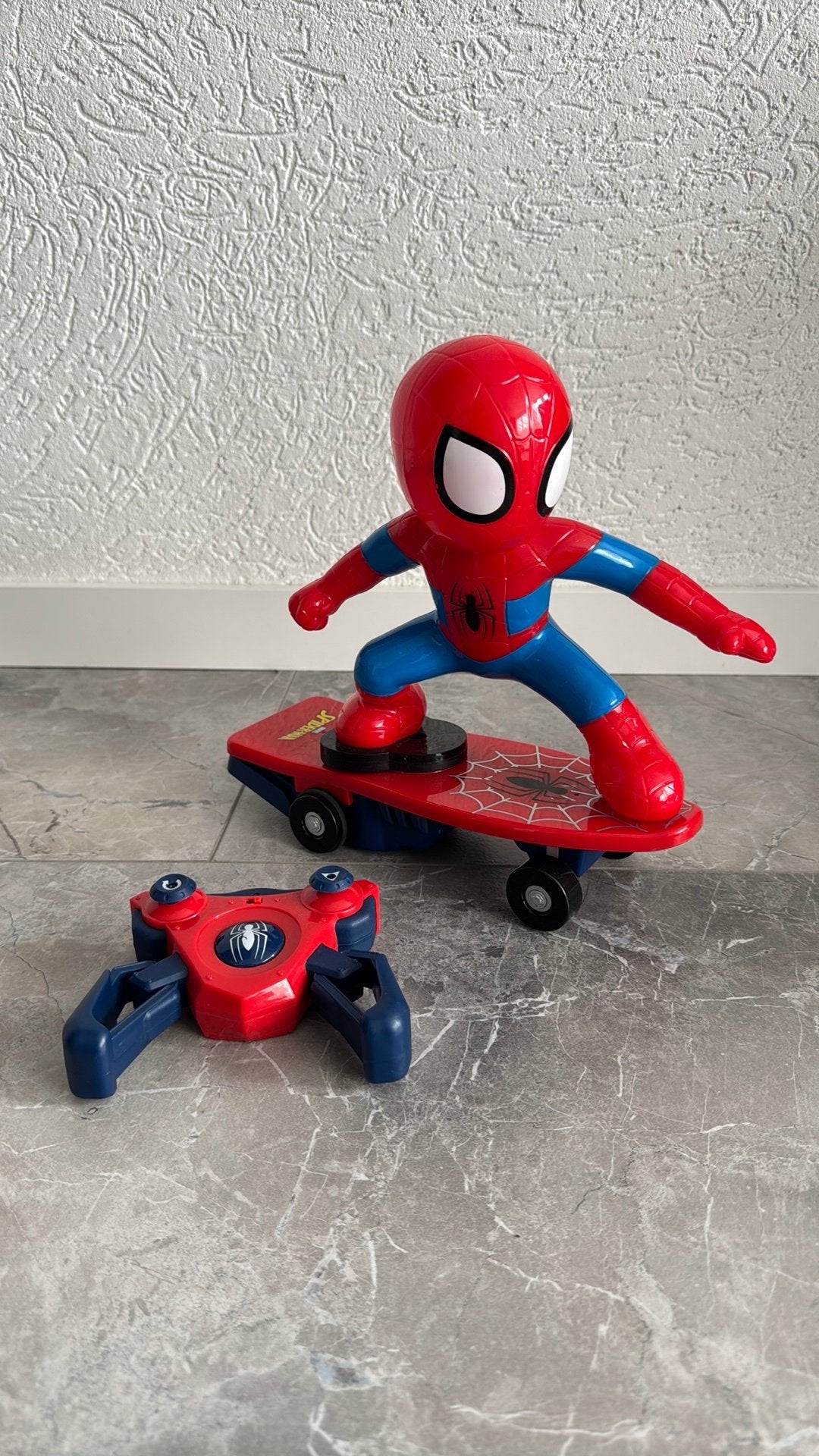 Spider-Man Bestuurbaar Skateboard met Figuur, Kinderen en Baby's, Speelgoed | Actiefiguren, Ophalen, Zo goed als nieuw