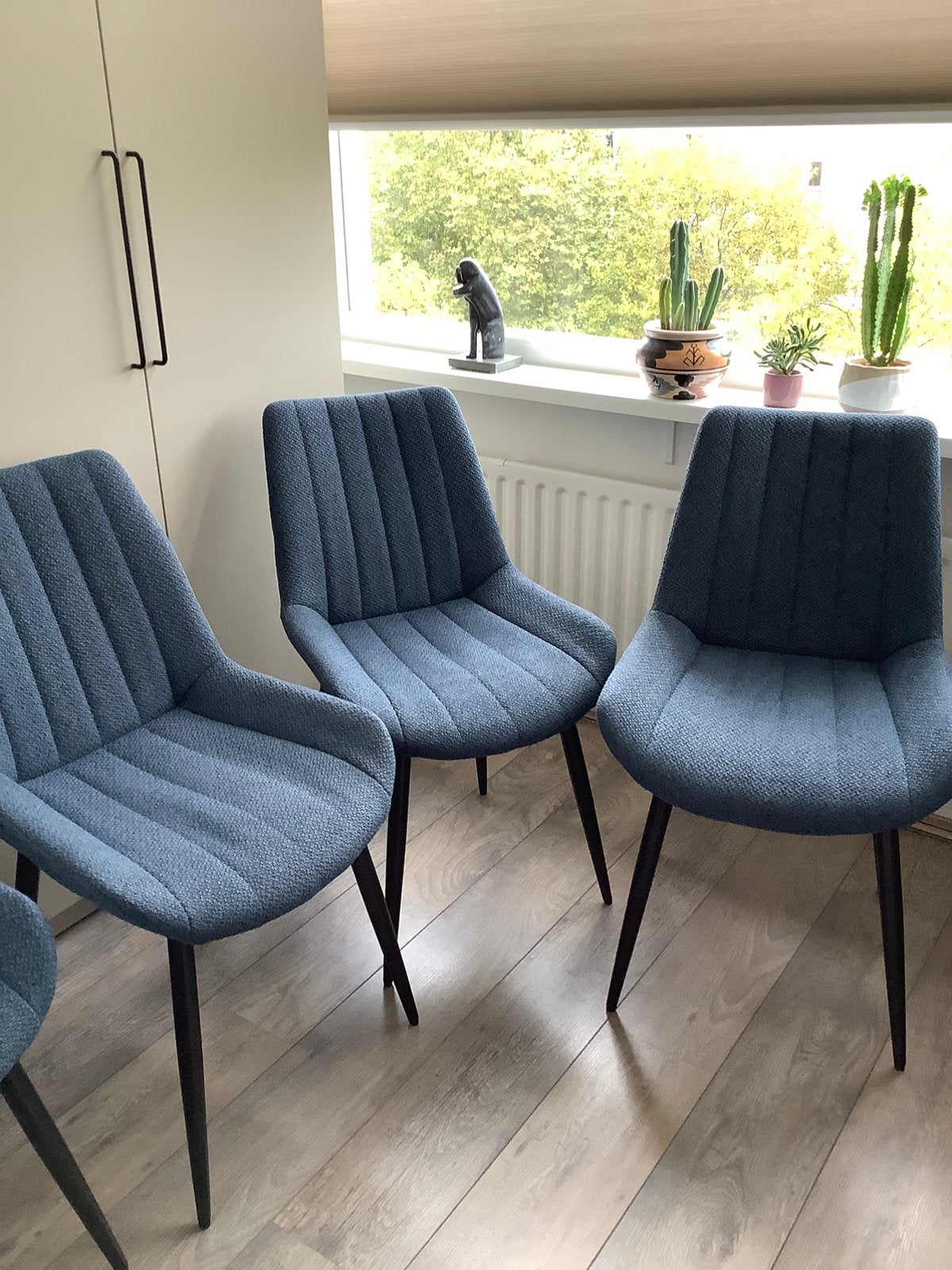 4 blauwe eetkamerstoelen, Huis en Inrichting, Ophalen, Gebruikt, Blauw, Metaal