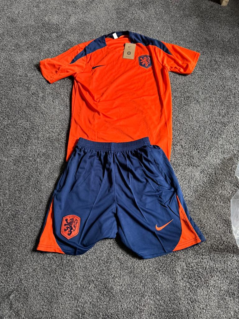 Nederlands elftal trainings tenue - Oranje/Blauw maat s, Ophalen of Verzenden, Nieuw, Overige maten, Oranje