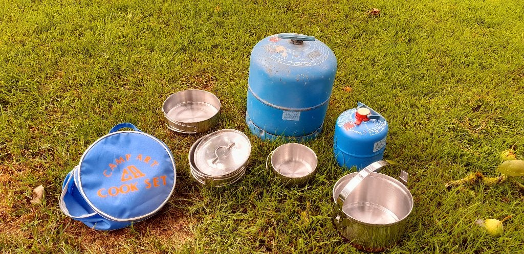 Campingaz gasflessen en aluminium kookset, Caravans en Kamperen, Kampeeraccessoires, Ophalen, Zo goed als nieuw