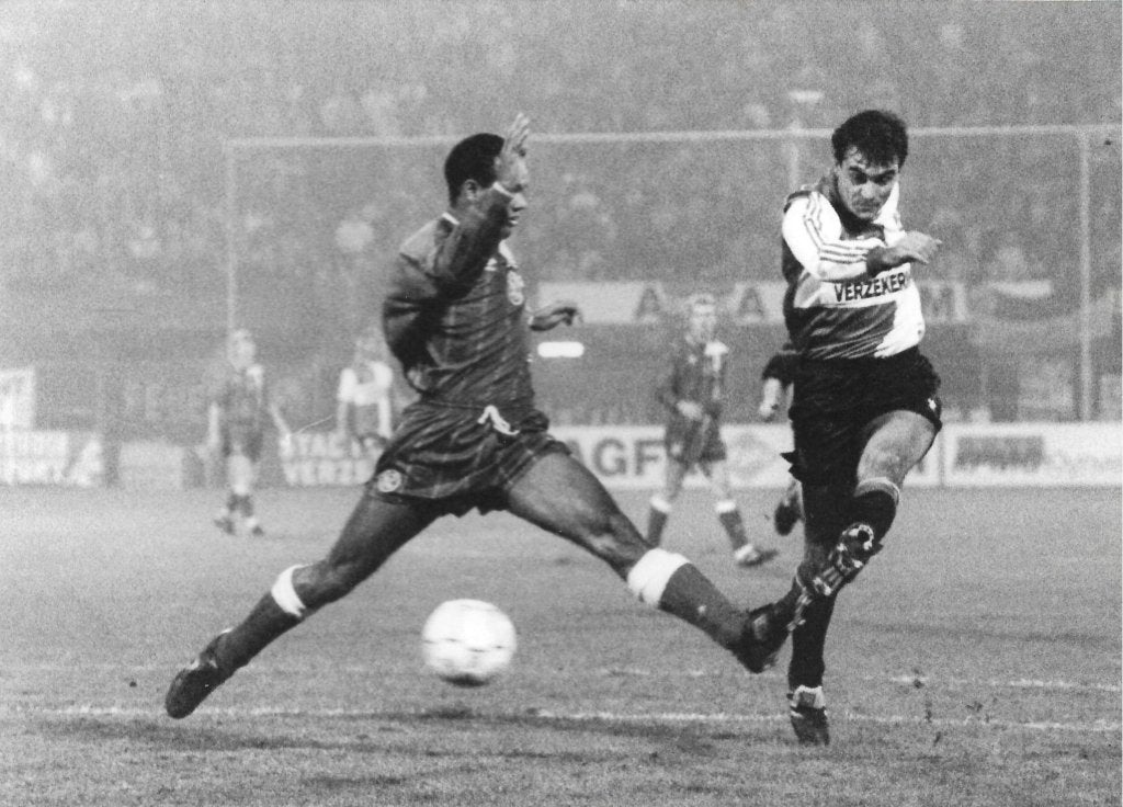 persfoto Piet Bouts 17-11-1991 Feyenoord - Ajax, Verzamelen, Verzenden, Zo goed als nieuw, Ajax, Overige typen