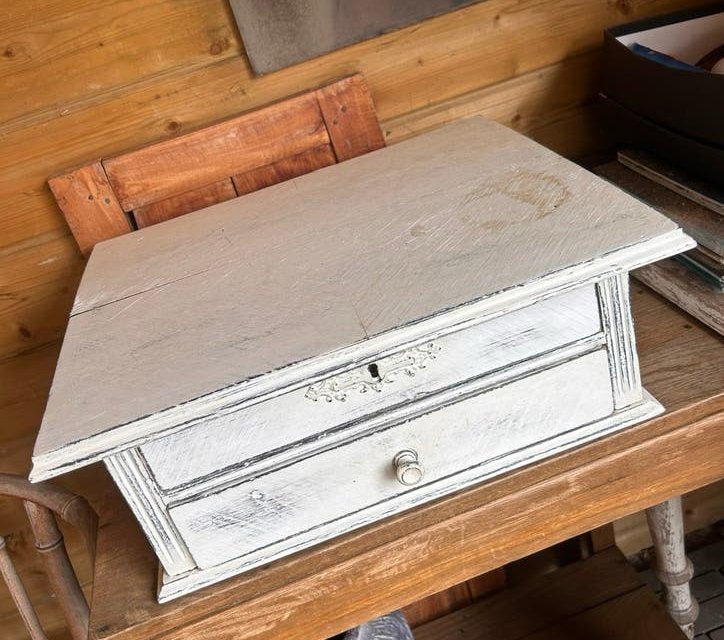 Leuk op een oud tafeltje…..ladenblok, Minder dan 50 cm, Ophalen of Verzenden, Zo goed als nieuw, Minder dan 100 cm