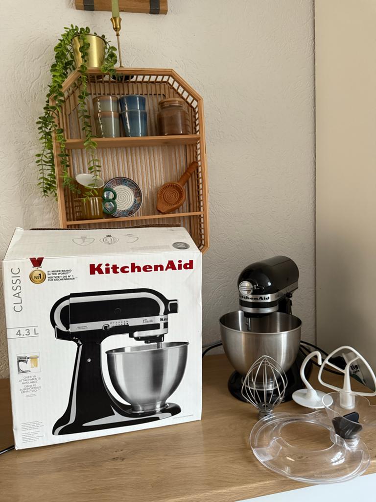 KitchenAid Classic Keukenrobot 4.3L Zwart met accessoires, Ophalen, Zo goed als nieuw, Vaatwasserbestendig, 3 snelheden of meer